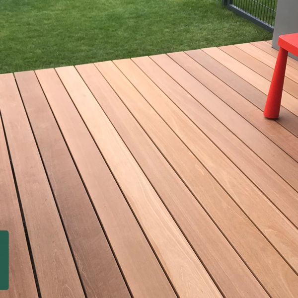 Bangkirai Terrassendielen schnell lieferbar