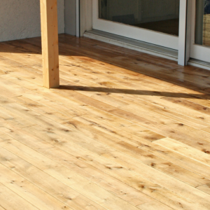 Eiche Terrassendielen, 23×140 mm KD, glatt/egalisiert, rustikale Sortierung