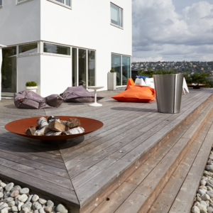 Kebony Character Terrassendielen, 28×120 mm, glatt, Kanten gerundet, Rückseite: Kanten scharfkantig