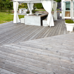 Kebony Character Terrassendielen, 28×120 mm, glatt, Kanten gerundet, Rückseite: Kanten scharfkantig