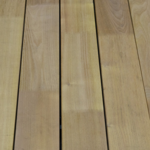 Robinie Terrassendielen, 23×118 mm, KD, glatt bombiert, seitlich genutet, keilgezinkt